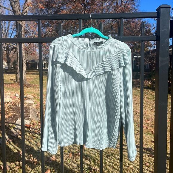 J Crew Crinkle Chiffon V Detail Top NWT - Picture 8 of 8